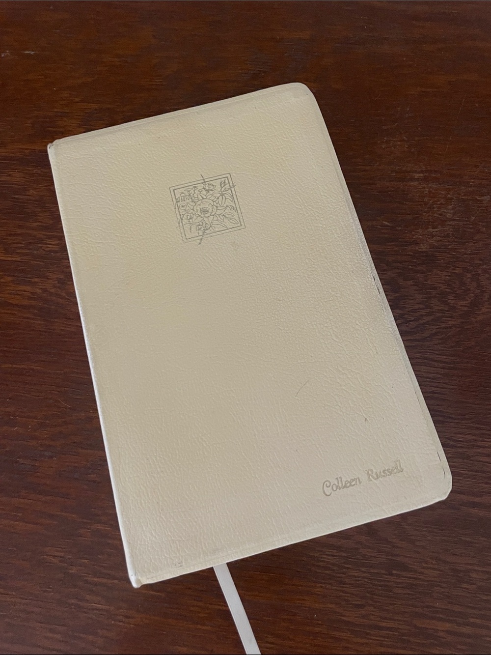 Cream bonded leather Bible - women’s devotional Bible 90’s
